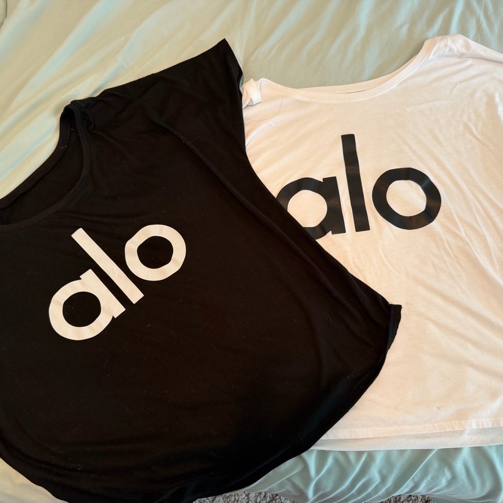 ALO Yoga Black and White Short Sleeve Tees